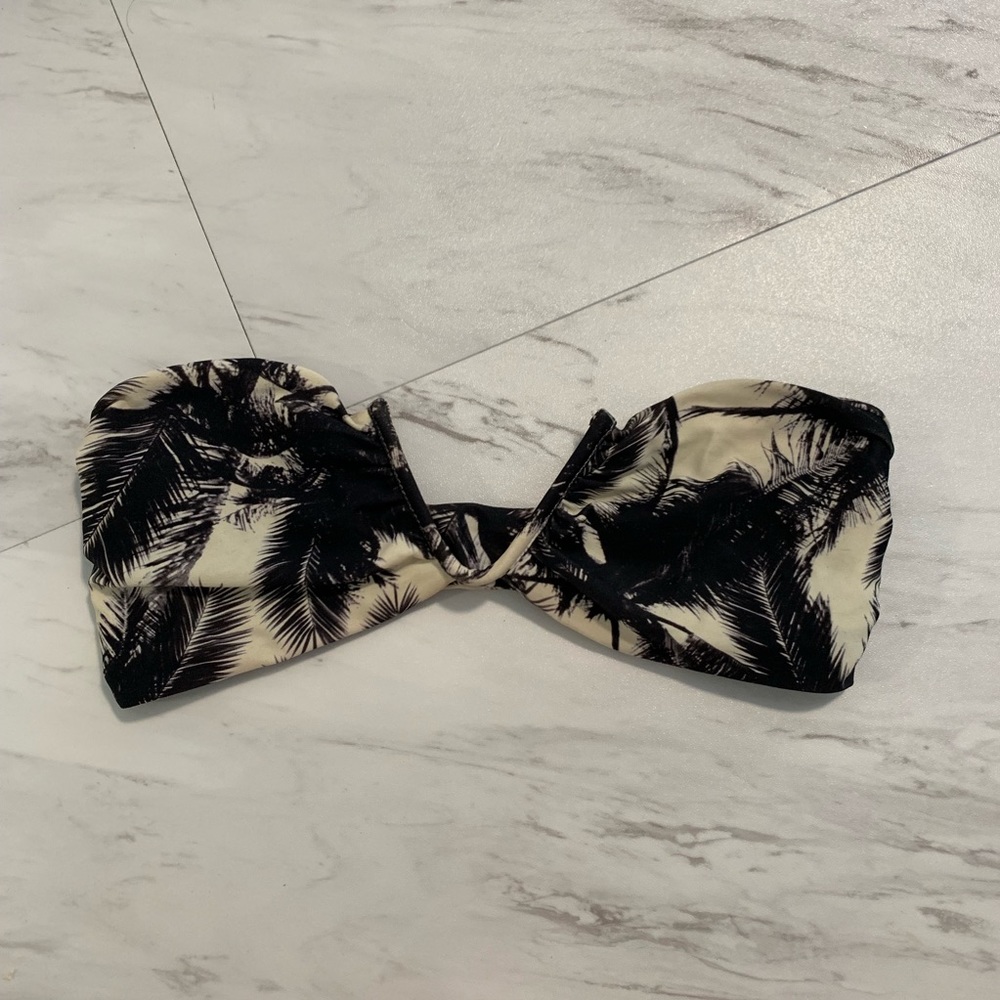 MIKOH Swimwear Top. Size XS.